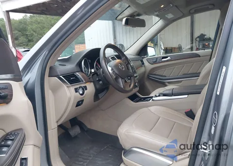 2016 Mercedes-Benz Gl 550 4Matic z USA, uszkodzony, nr VIN 4JGDF7DE2GA656358